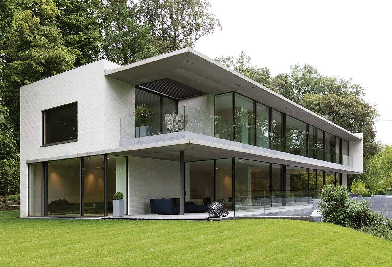 Aluminium Hifinity doors supplied for modern new build